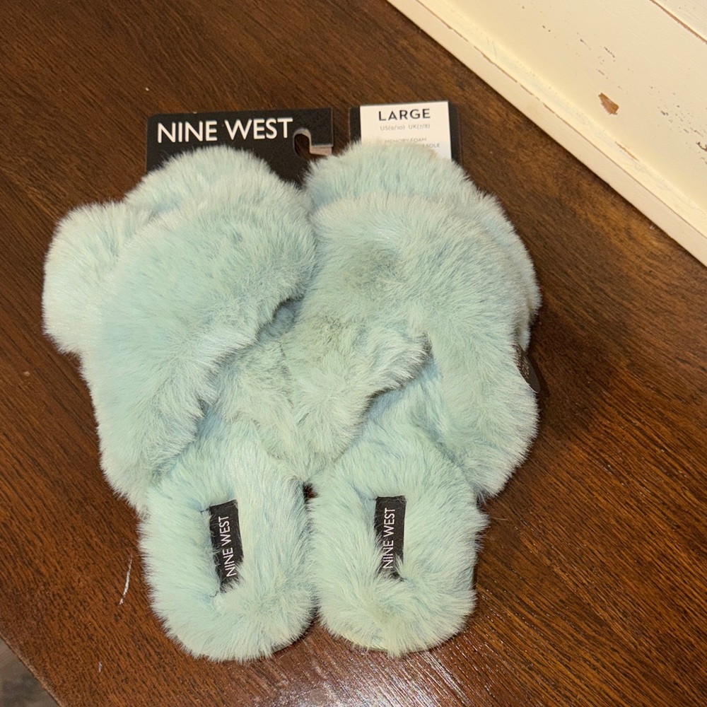 Nine West Plush Faux Fur Slippers in Light Blue size Large  9/10